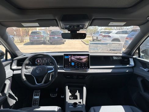 New 2026 Volkswagen Tiguan SE R-Line AWD/4WD image 10