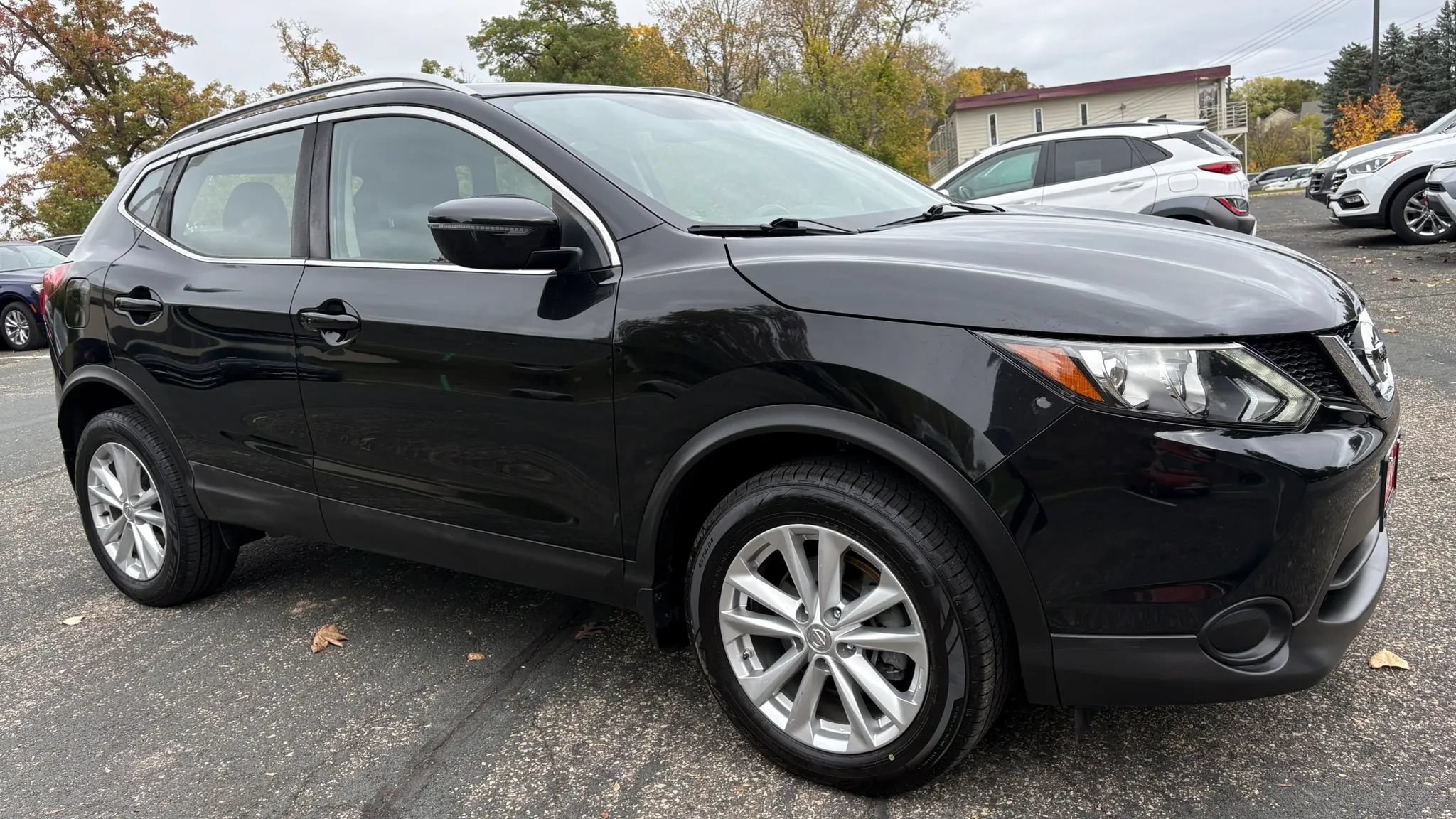 Used 2017 Nissan Rogue Sport SV FWD image 12