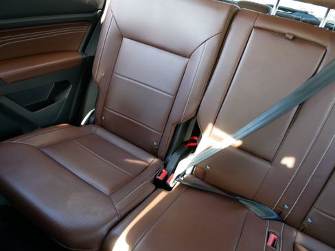 Used 2022 Volkswagen Atlas SE w/ Panoramic Sunroof Package AWD/4WD image 12