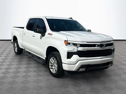 Used 2024 Chevrolet Silverado 1500 RST w/ Z71 Off-Road Package AWD/4WD image 4