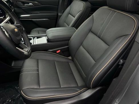 Used 2025 Chevrolet Traverse High Country w/ LPO, Floor Liner Package image 5