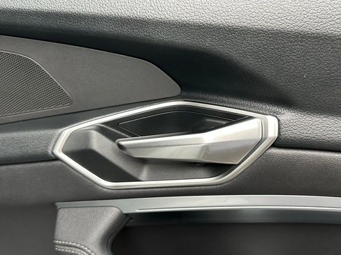 Used 2024 Audi Q8 e-tron Premium Plus w/ Premium Plus Package image 32