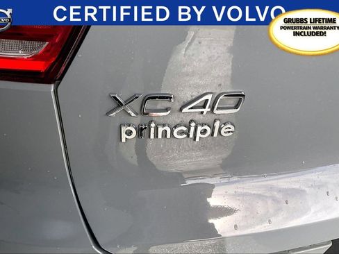 Used 2024 Volvo XC40 B5 Core image 40