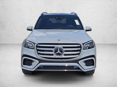New 2026 Mercedes-Benz GLS 580 4MATIC image 2