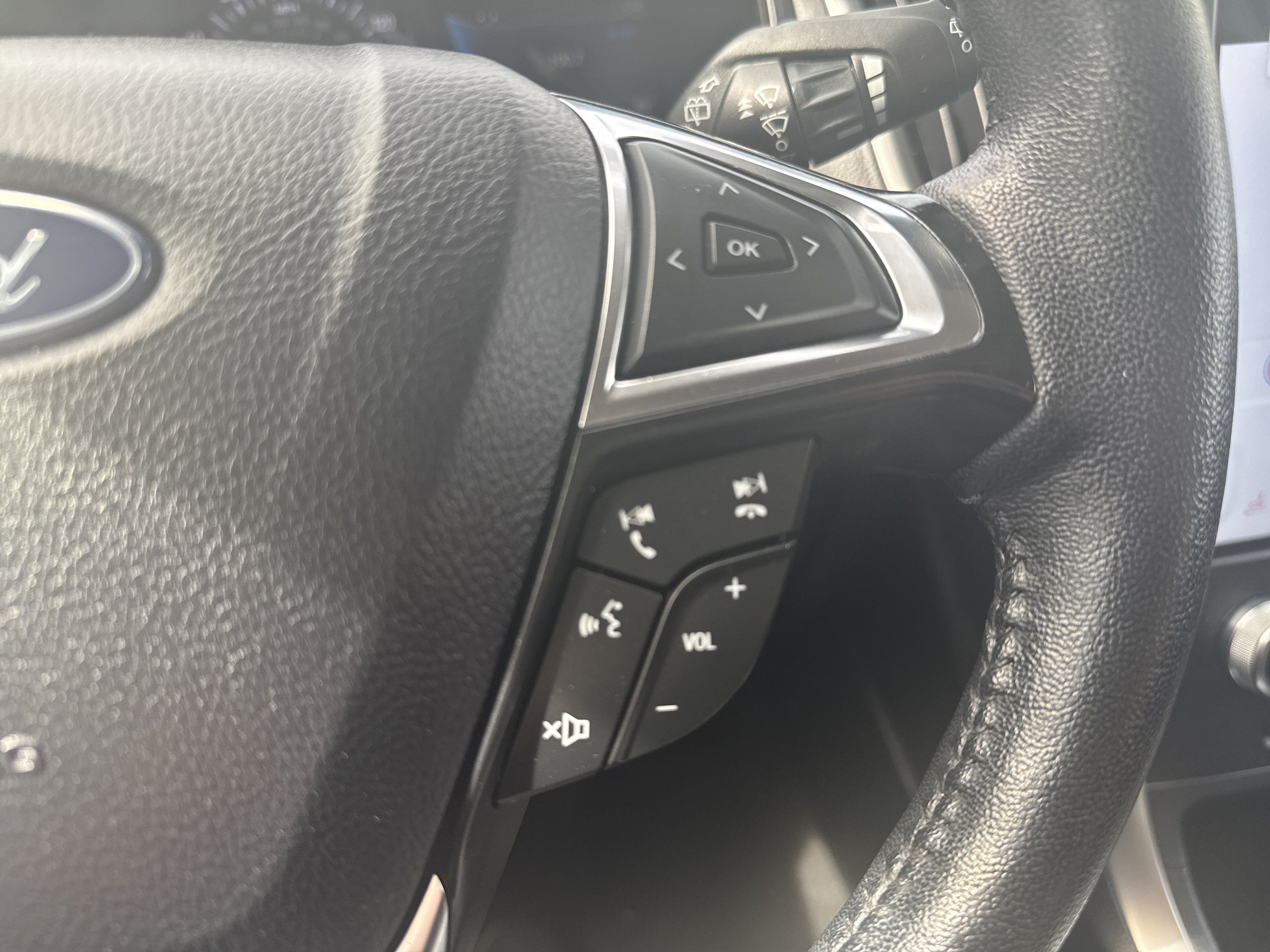 Used 2024 Ford Edge SEL AWD/4WD image 17