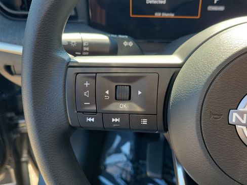 Certified 2025 Nissan Kicks SV FWD image 26