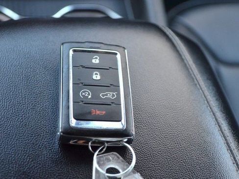 Used 2023 Jeep Grand Cherokee Altitude image 26