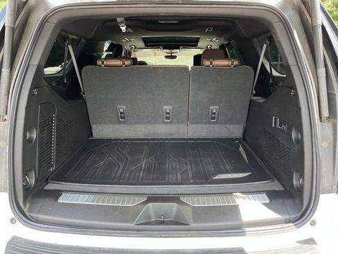 Used 2023 Chevrolet Suburban High Country w/ Advanced Technology Package AWD/4WD image 24