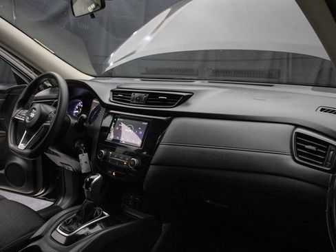 Used 2017 Nissan Rogue S image 17