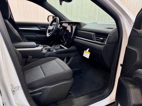 New 2026 GMC Terrain Elevation w/ LPO, Floor Liner Package FWD image 26