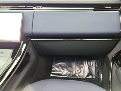 Used 2024 Land Rover Range Rover Sport SE image 36
