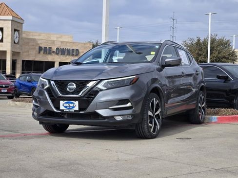Used 2021 Nissan Rogue Sport SL w/ Premium Package image 3