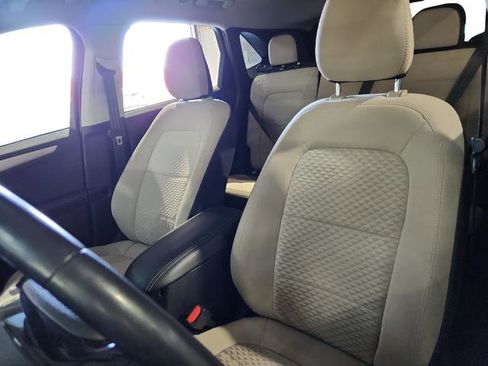 Used 2022 Ford Escape SE w/ Cold Weather Package FWD image 8
