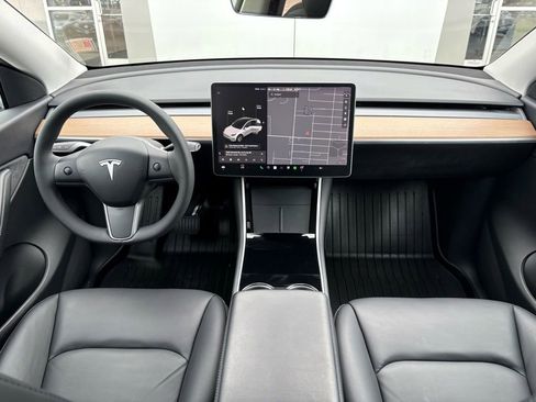 Used 2020 Tesla Model Y Long Range image 15
