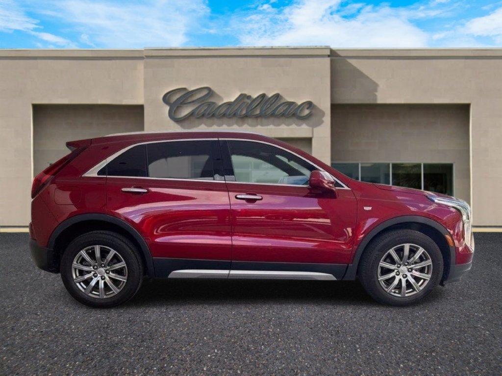 Used 2019 Cadillac XT4 Premium Luxury FWD image 2