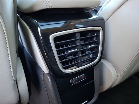 Certified 2022 Lincoln Nautilus Reserve image 11