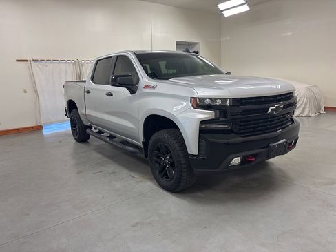 Used 2020 Chevrolet Silverado 1500 LT Trail Boss w/ Convenience Package image 2