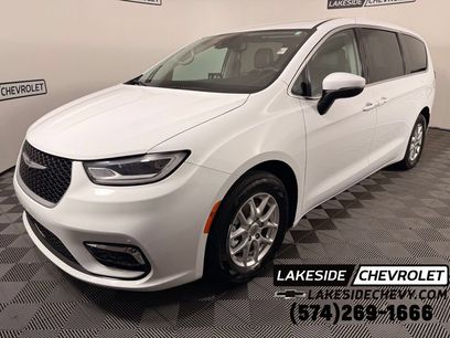 Used 2023 Chrysler Pacifica Touring-L