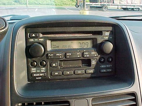 Used 2005 Honda CR-V LX image 17