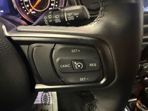 Used 2022 Jeep Wrangler Unlimited Sport image 39