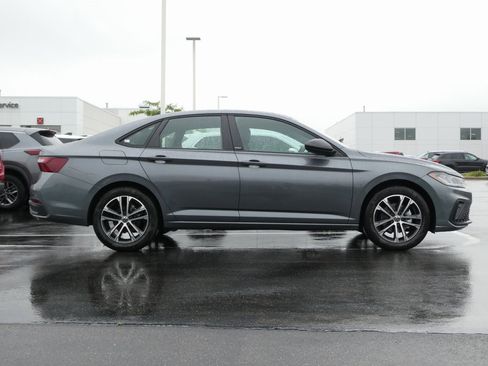 New 2025 Volkswagen Jetta Sport image 2