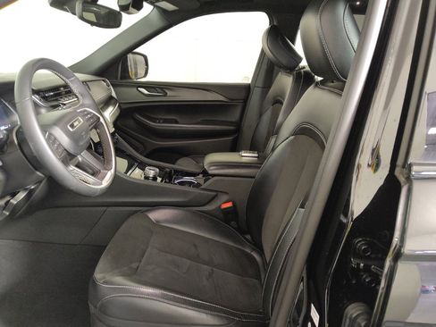 Used 2023 Jeep Grand Cherokee Altitude AWD/4WD image 17