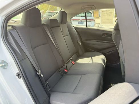 Used 2025 Toyota Corolla LE w/ LE Premium Package FWD image 12