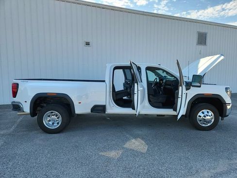 Used 2025 GMC Sierra 3500 SLE w/ SLE Value Package AWD/4WD image 18
