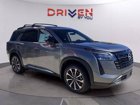 New 2026 Nissan Pathfinder Platinum w/ Cargo Package FWD image 8