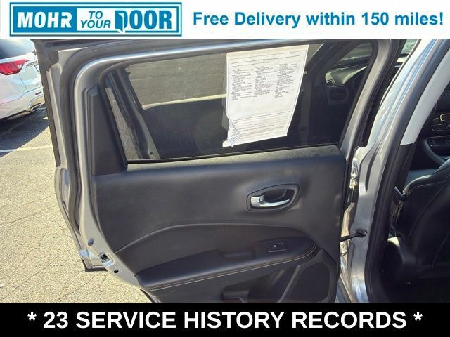 Used 2019 Jeep Compass Latitude FWD image 36