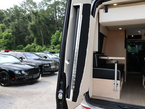 Used 2021 Mercedes-Benz Sprinter 3500 image 44