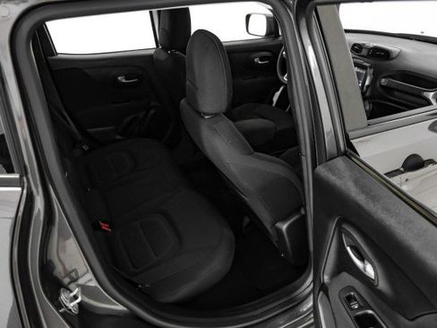 Used 2019 Jeep Renegade Latitude w/ Popular Equipment Group image 33