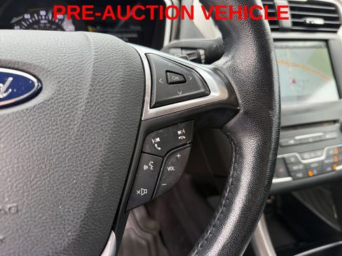 Used 2017 Ford Fusion SE w/ Fusion SE Technology Package FWD image 24