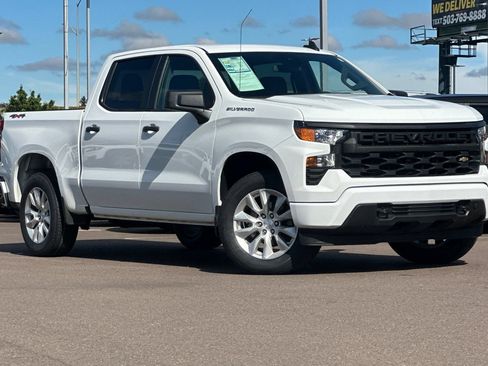 Used 2024 Chevrolet Silverado 1500 Custom AWD/4WD image 2
