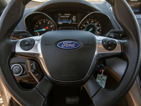 Used 2016 Ford Escape SE image 16