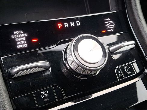 Certified 2023 Jeep Grand Cherokee Overland w/ Luxury Tech Group IV image 12