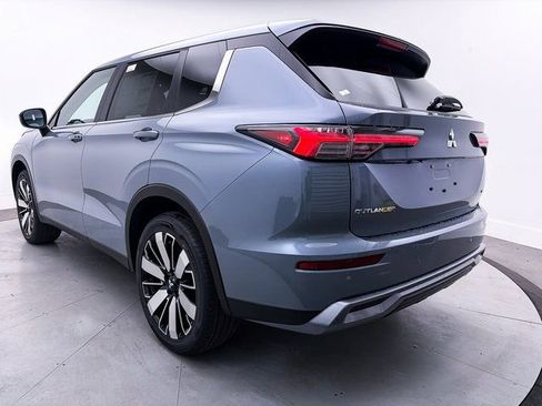 New 2026 Mitsubishi Outlander SE image 4
