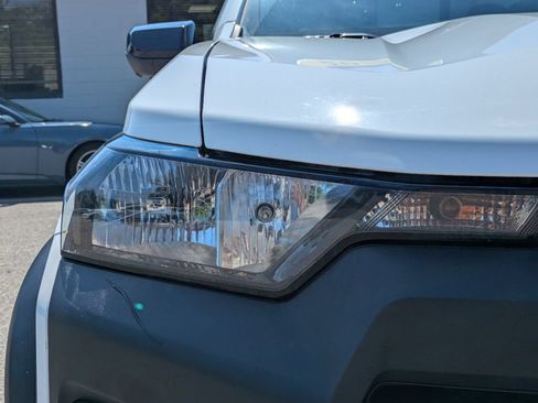 Used 2023 Chevrolet Colorado Trail Boss w/ Technology Package AWD/4WD image 11
