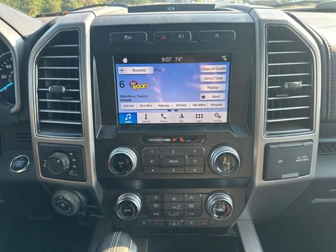 Used 2019 Ford F150 Platinum w/ Equipment Group 701A Luxury AWD/4WD image 8