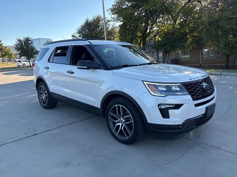 Used 2018 Ford Explorer Sport w/ Equipment Group 401A image 3
