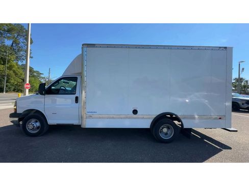 New 2024 Chevrolet Express 3500 Work Van w/ Power Convenience Package image 5