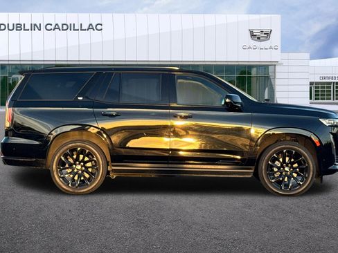 Used 2023 Cadillac Escalade Sport Platinum w/ LPO, ONYX Package image 3