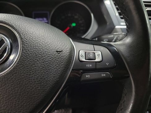 Used 2019 Volkswagen Tiguan SE w/ Panoramic Sunroof Package FWD image 25