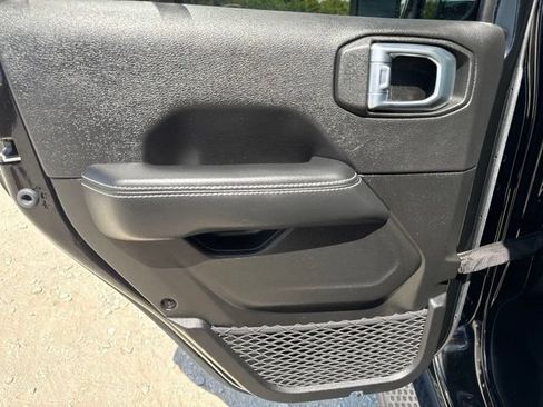 Used 2023 Jeep Wrangler Unlimited Sahara AWD/4WD image 22