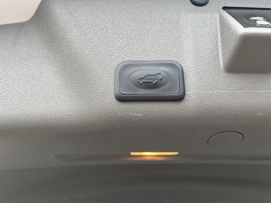 Used 2017 GMC Acadia Limited SLT AWD/4WD image 10