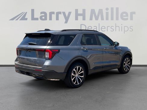 New 2026 Ford Explorer ST-Line RWD image 5