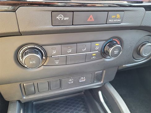 Used 2023 Nissan Frontier SV image 21