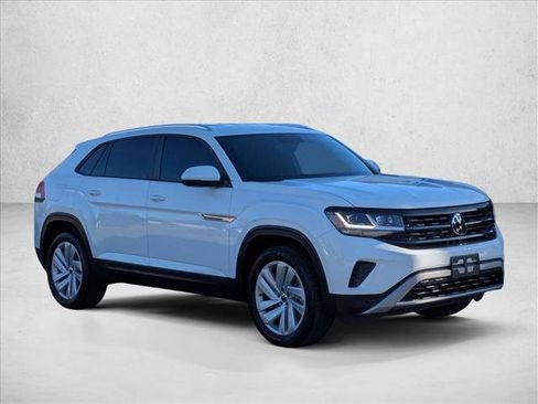 Used 2023 Volkswagen Atlas Cross Sport SE image 3