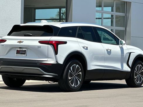 Used 2024 Chevrolet Blazer EV LT AWD/4WD image 4
