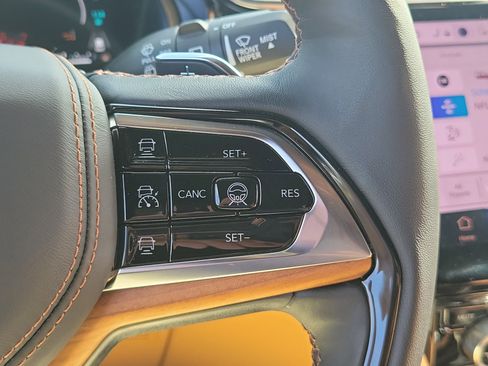 Used 2025 Jeep Grand Cherokee Summit image 29